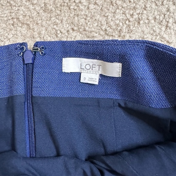 LOFT Ann Taylor Pencil Skirt Size 0 - Picture 6 of 9